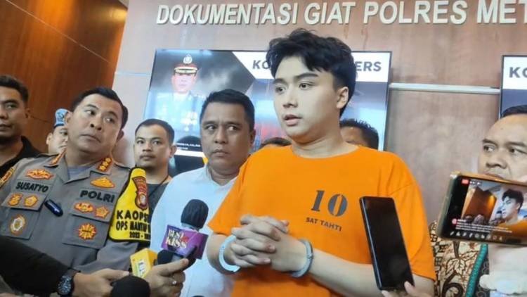 Hina Institut Polri, Artis Leon Dozan Terancam 1,5 Tahun Penjara