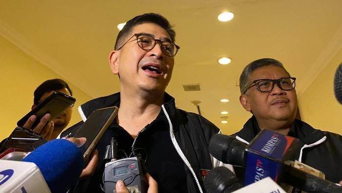 Pose 3 Jari Bareng Mahfud, Garuda Panggil Pilot