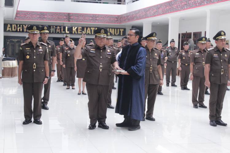 Kajati Sumut Lantik Wakajati, 2 Asisten dan 6 Kajari di Sumut