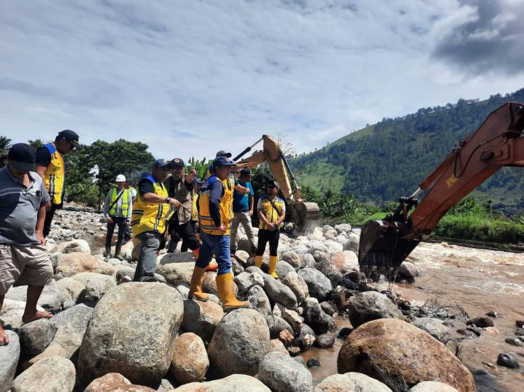 Kepala BWS Sumatera II Medan Tinjau Kondisi Sungai Aek Silang Baktiraja Pasca Dihantam Banjir Bandang