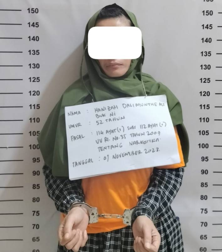 Jual Sabu di Rumah, Wanita Paruh Baya Ditangkap Polisi