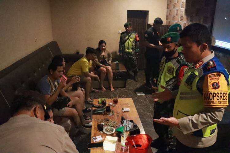 Tempat Hiburan Malam di Perdagangan Dirazia, Polisi Tes Urine Pengunjung
