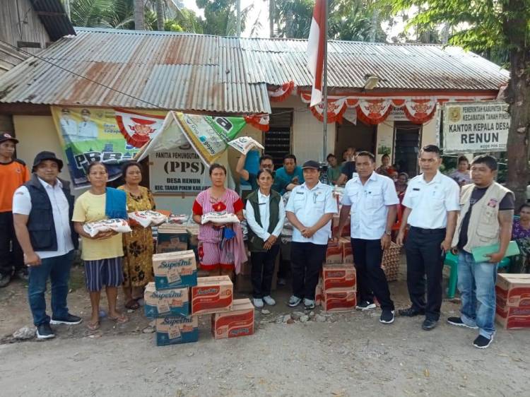 Pemkab Dairi Serahkan Bantuan ke Warga Terdampak Banjir Sungai Renun