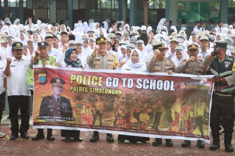 Kapolres Simalungun Laksanakan Program Police Goes to School di SMKN 3 Dolok Batu Nanggar