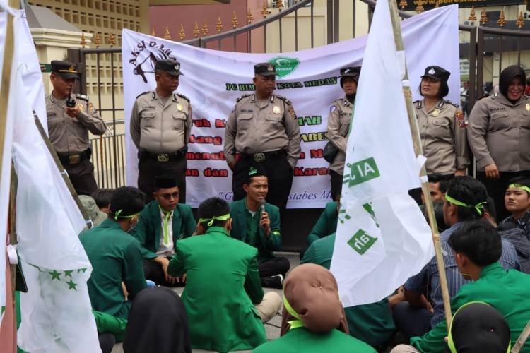 Aksi di Depan Polrestabes Medan, Mahasiswa Minta Berantas Narkoba di Lokasi Hiburan Malam