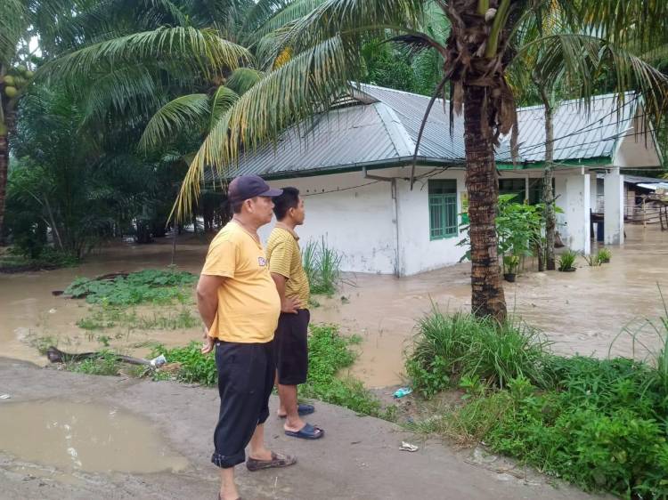 Sungai Renun Meluap, Rendam Rumah Warga di Dairi