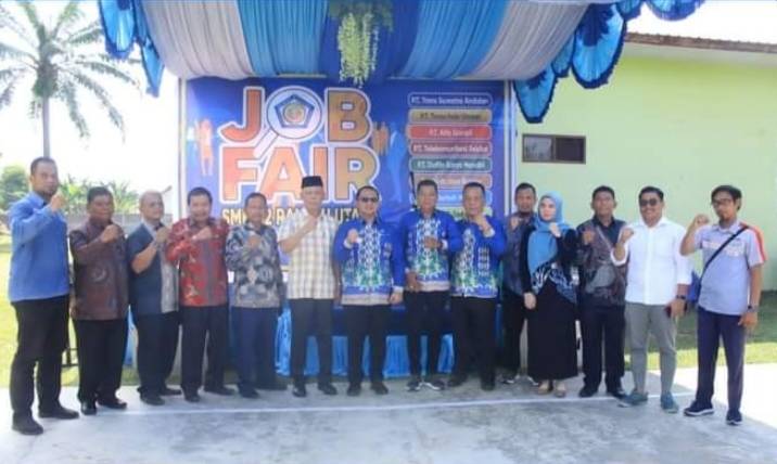 Bupati Labuhanbatu Buka Job Fair 2023 di SMKN 2 Rantau Utara