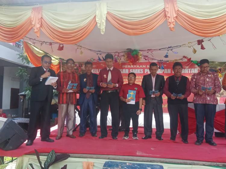 Perayaan Natal Keluarga Besar SMK Swasta Persiapan Penuh Sukacita