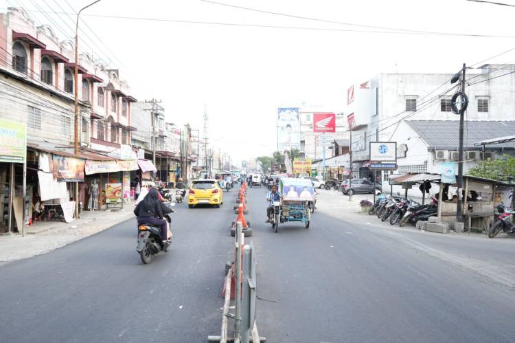 Bobby Nasution Muluskan Jalan Marelan Raya