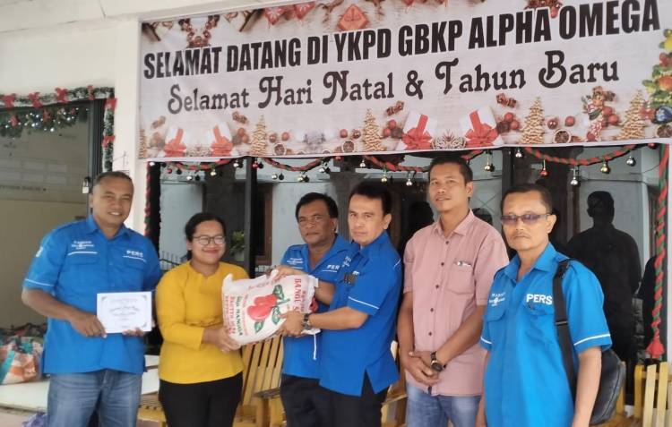 Harian SIB Biro Medan Wilayah II Berbagi Kasih di Yayasan Alpha Omega Kabanjahe