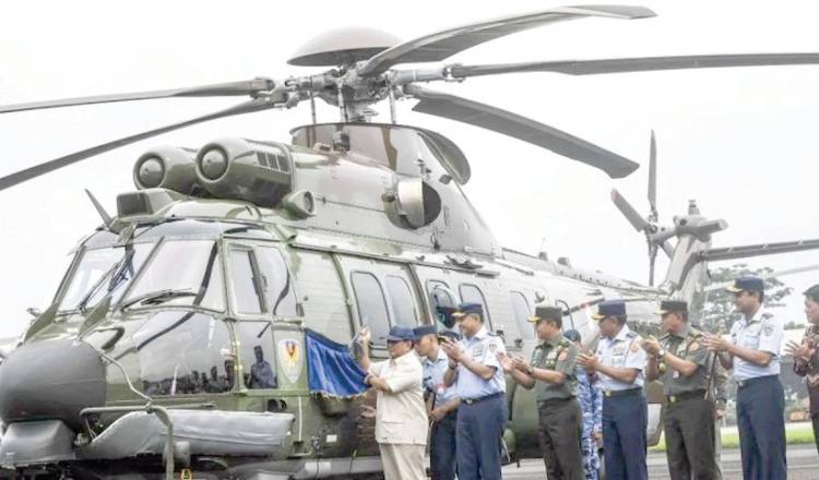 Menhan Prabowo Serahkan Delapan Unit Helikopter H225M ke TNI AU