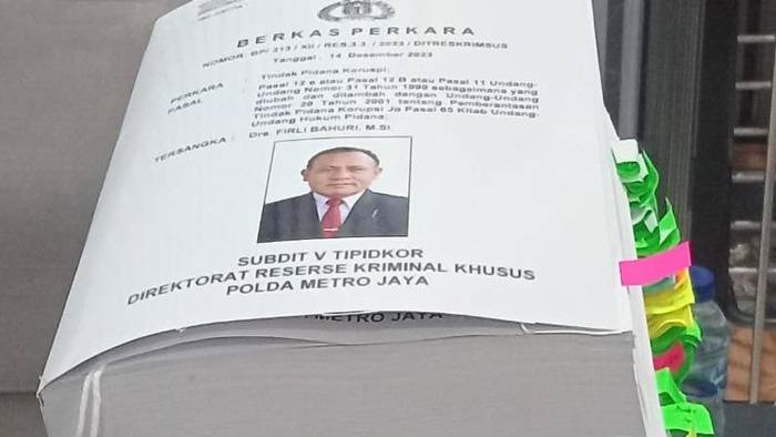 Berkas Perkara Firli Bahuri Peras SYL Ribuan Halaman, Tinggi Hampir 1 Meter