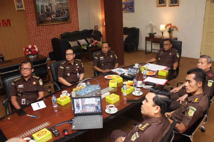 Terapkan RJ, Perkara  2 Tersangka Pencurian Sawit Dihentikan Jaksa