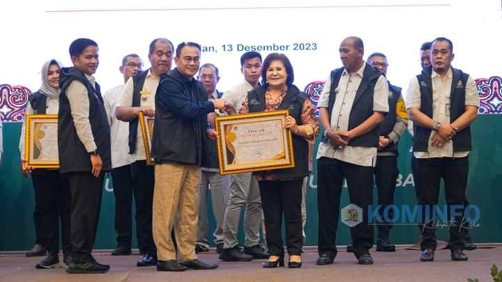 Pemkab Karo Raih Penghargaan Peringkat Kedua Penyaluran Dana Desa Terbaik