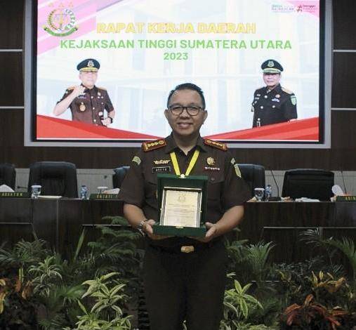 Kejari Langkat Raih Predikat Satker Terbaik se-Wilayah Kejati Sumut