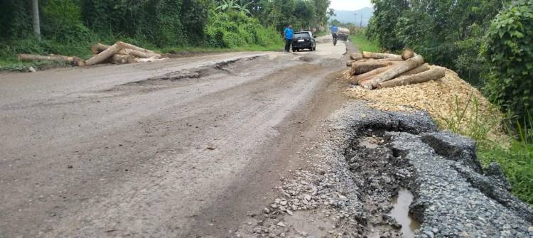 Jalan Nasional Km 99-100 di Karo Rusak Berat, Arus Mudik Nataru akan Terganggu