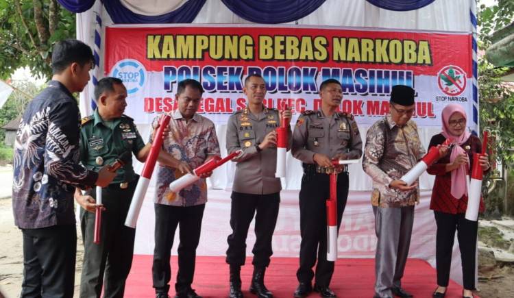 Kapolres Bersama Bupati Sergai Resmikan Kampung Bersinar di Dolokmasihul
