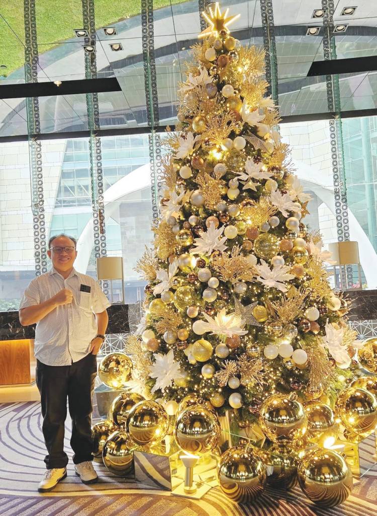 Desember Ceria Derman Nababan dari Papua