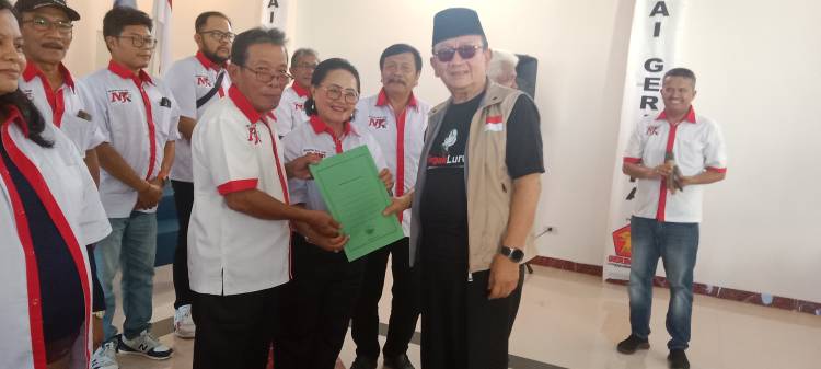 RE Nainggolan Kukuhkan Pengurus N4J Kabupaten Samosir