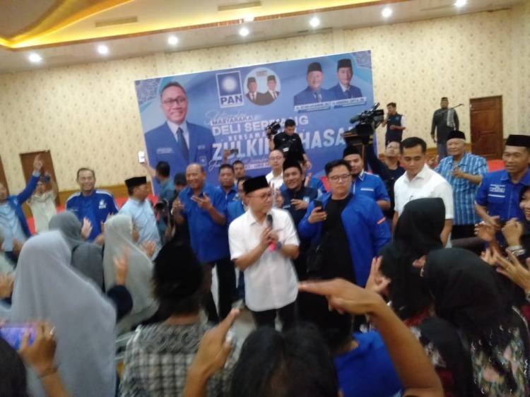 Ketum DPP PAN di Deliserdang Ajak Warga Hadapi Pemilu Bahagia dan Gembira