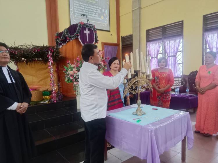 Keluarga Besar SMAN 5 Pematangsiantar Rayakan Natal