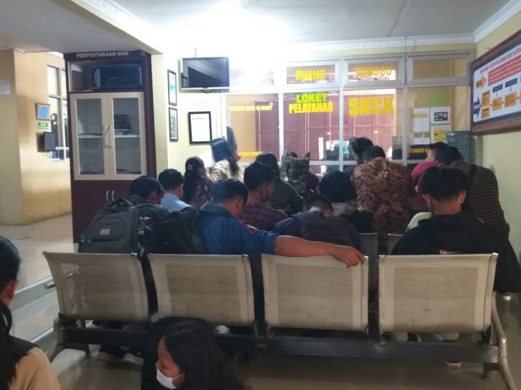 Pemohon SKCK Meningkat, Polres Taput Buka Pelayanan Hingga Malam Hari