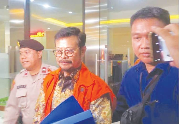 Kembali Bawa Map Biru, SYL Bungkam soal Pemerasan Firli Bahuri