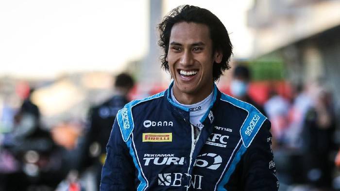 Sean Gelael dan Century Motorsport Menangi 24H Dubai