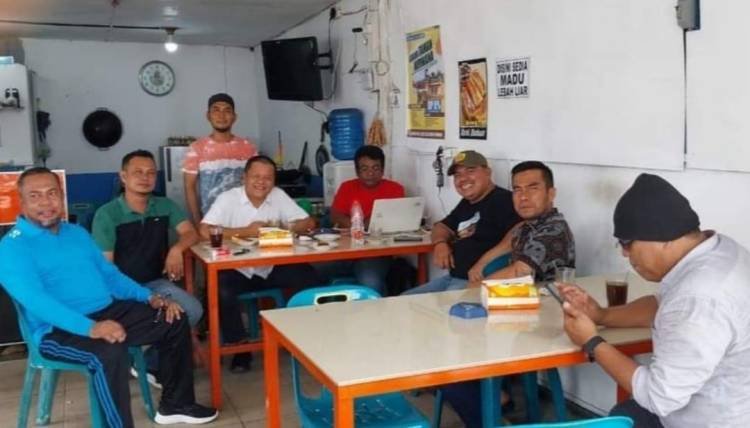 Wabup Labura dan Wartawan Bahas Program Petani Milenial