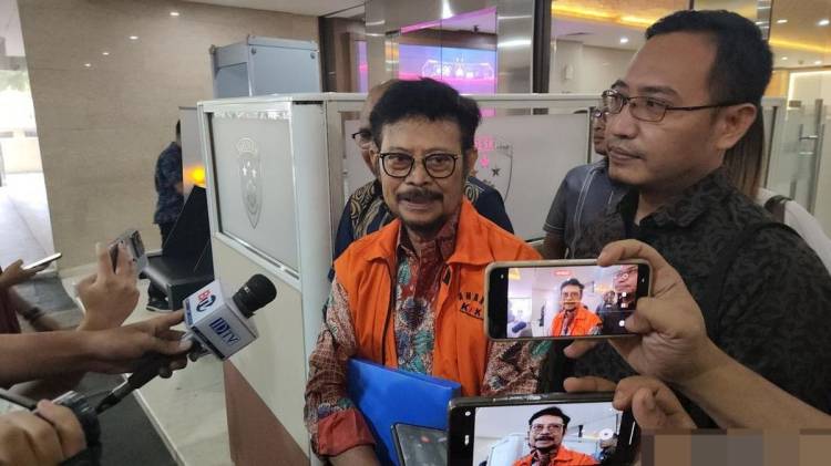 2 Jam Diperiksa soal Pemerasan oleh Firli, SYL Irit Bicara