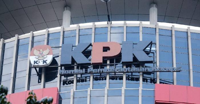 KPK Geledah Rumah Bupati Labuhanbatu Erik Adtrada, Sita Dokumen Perbankan