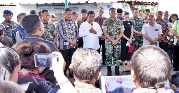 Bupati Simalungun Melayat ke Rumah Duka Lima Korban Tabrakan di Bulupange