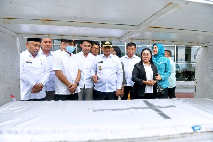 Jenazah Wali Kota Gunungsitoli di Bandara Disambut Pj Gubernur