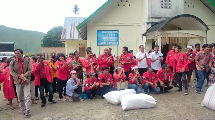 Ormas Pemuda Batak Bersatu Beri Bantuan ke Warga Kenegerian Sihotang