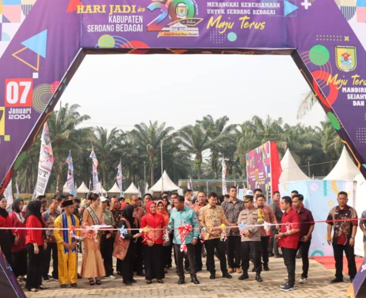 Bupati Bersama Wabup Buka Pameran Pembangunan dan Bazar UMKM Meriahkan HUT Ke-20 Sergai