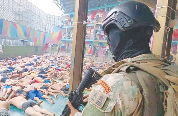 Ekuador Mencekam, Gangster Sandera 178 Penjaga-Staf Penjara