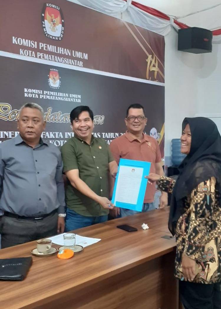 11 Parpol Peserta Pemilu 2024 Serahkan Perbaikan LADK ke KPU Pematangsiantar