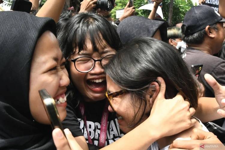 Haris Azhar Divonis Bebas di Kasus &lsquo;Lord Luhut'