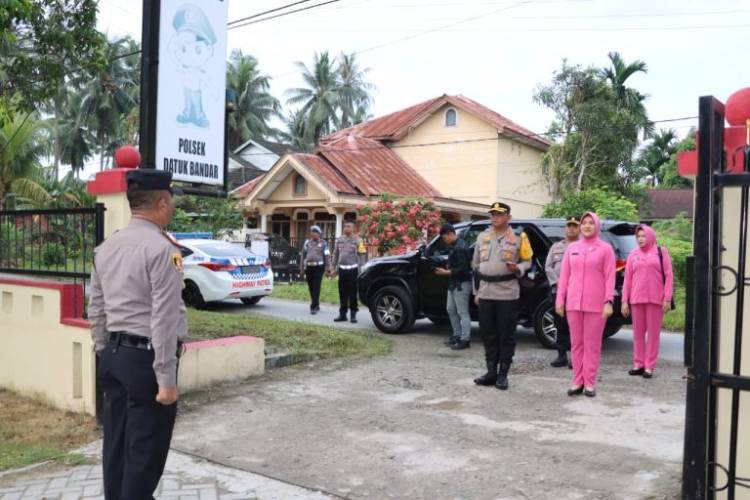 Kapolres Tanjungbalai Kunjungi Polsek Datukbandar