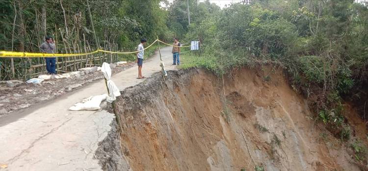 BPBD Estimasi Biaya Penanganan Jalan Longsor Bahapalraya Menuju Ibu Kota Simalungun