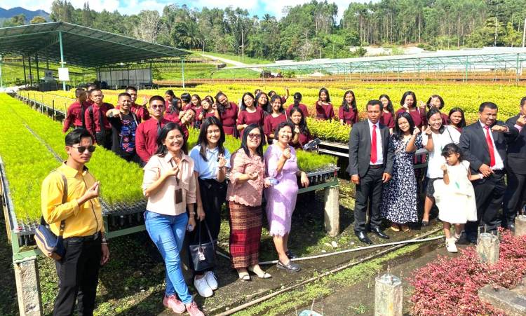 60 Siswa SMAN 2 Balige Kunjungi PT TPL