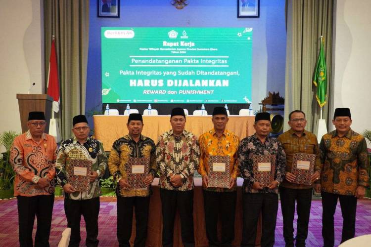 Sekjen Kemenag Tutup Raker Kanwil Kemenag Sumut