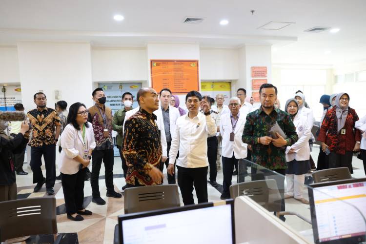 Kunjungi RS Adam Malik, Wamenkes RI Berharap Layanan Eksekutif Dikembangkan