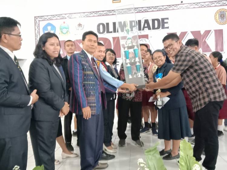 SMP Bintang Timur Pematangsiantar Juara Umum Olimpiade ASOFS XXI SMAN 1 Plus Raya