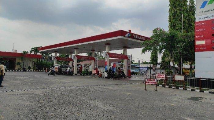 Puluhan Kendaraan Mogok di SPBU Patumbak Deliserdang