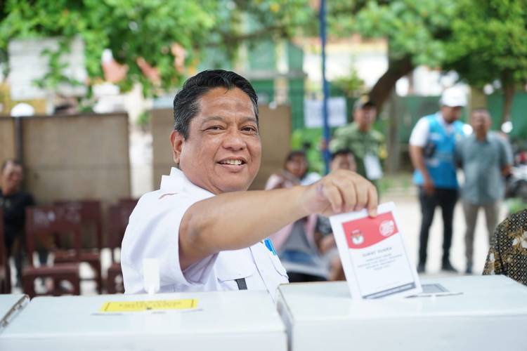 Salurkan Hak Pilih, Pj Wali Kota: Apapun Hasilnya Tebingtinggi Harus Tetap Kondusif