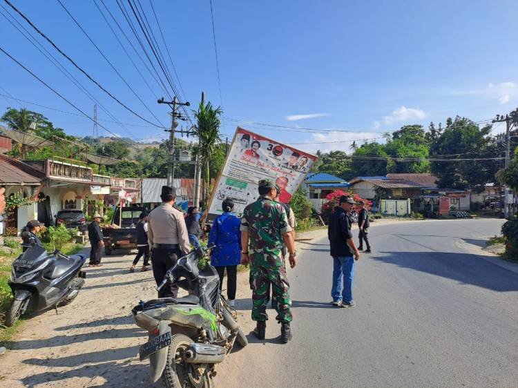 Memasuki Masa Tenang Pemilu, Jajaran Polres Tanah Karo Amankan Pembersihaan APK