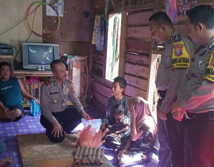 Kapolsek Tanjungbalai Selatan Beri Bantuan Sembako