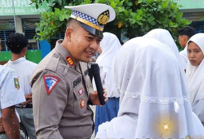 Satlantas Polres Labuhanbatu Kunjungi SMK Muhammadiyah, Ajak Pelajar Patuhi Rambu Lalulintas
