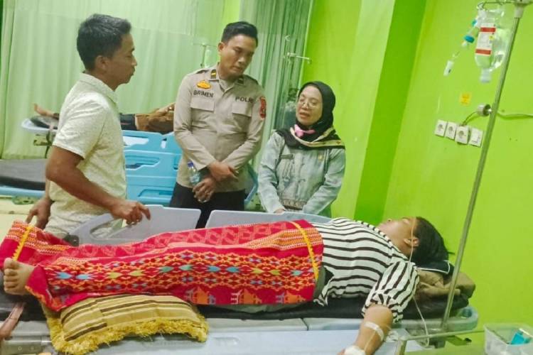 Polres Serdang Bedagai Bantu Pengobatan Anggota KPPS karena Kecelakaan